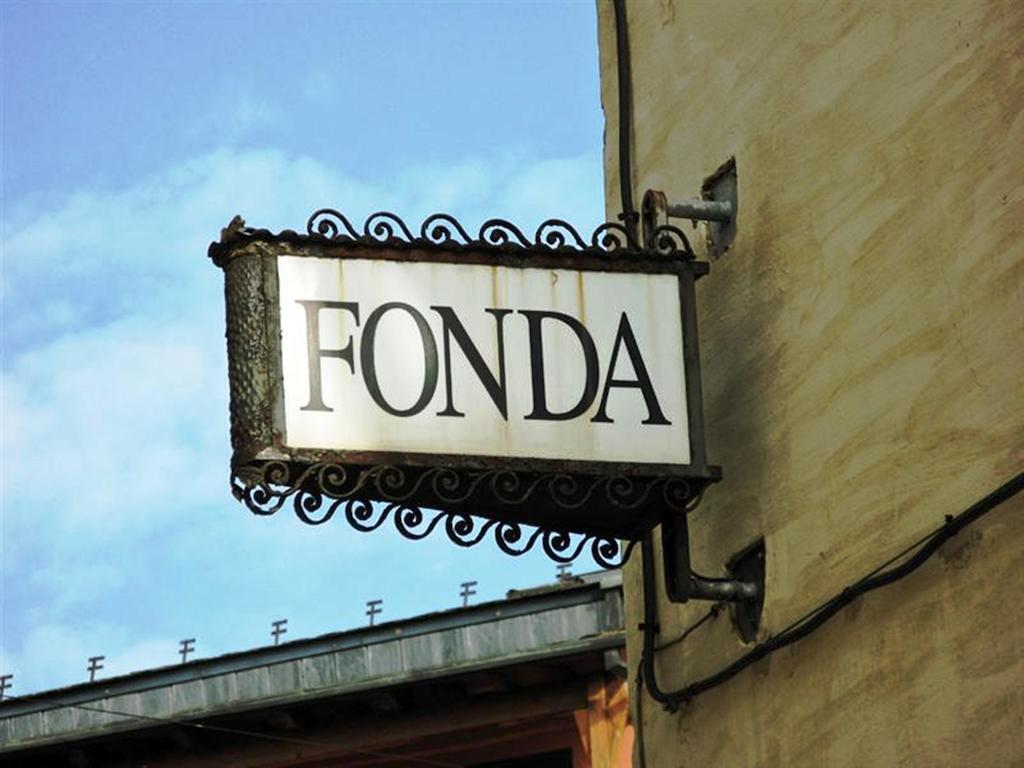 Отель Fonda Biayna Бельвер-де-Серданья Экстерьер фото